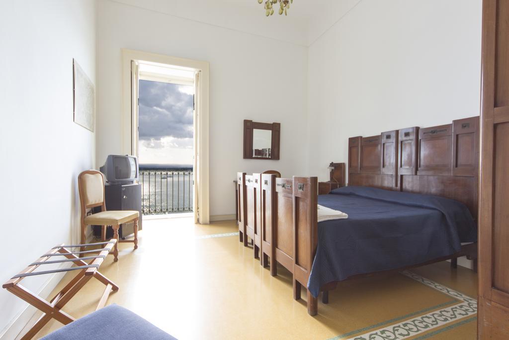 Ortigia Camere Con Vista Da Giulio B&B Syracuse Exterior photo